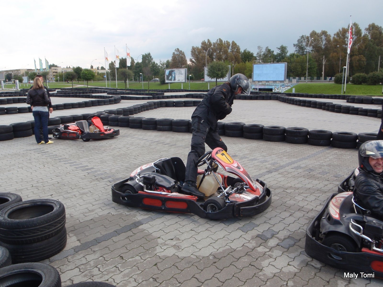 OLYMPUS DIGITAL CAMERA